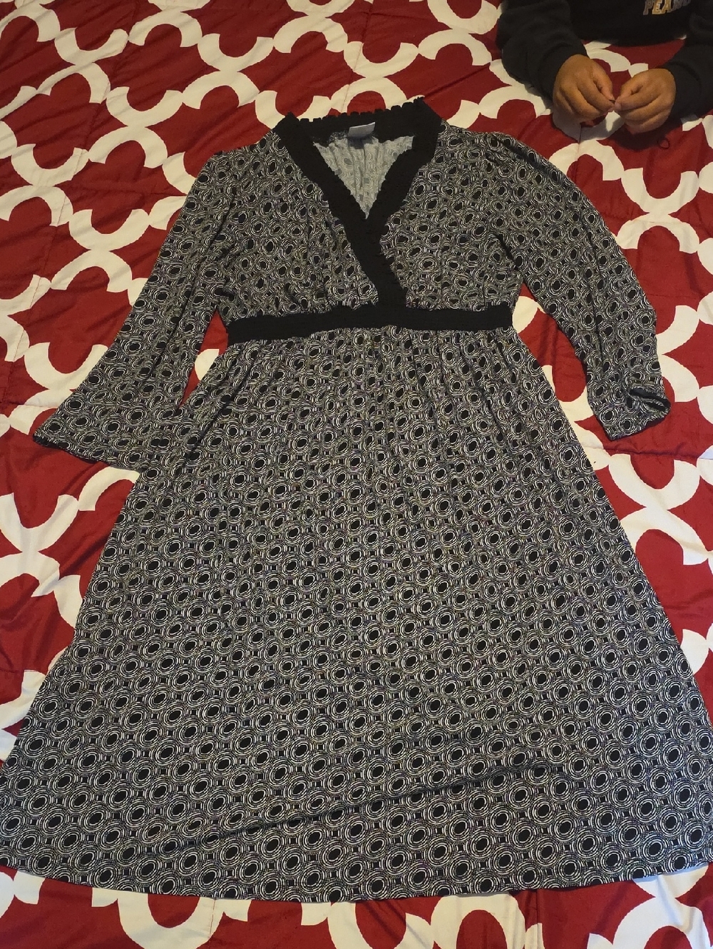 Maturnity Black & White Patterned Women's Wrap Dress